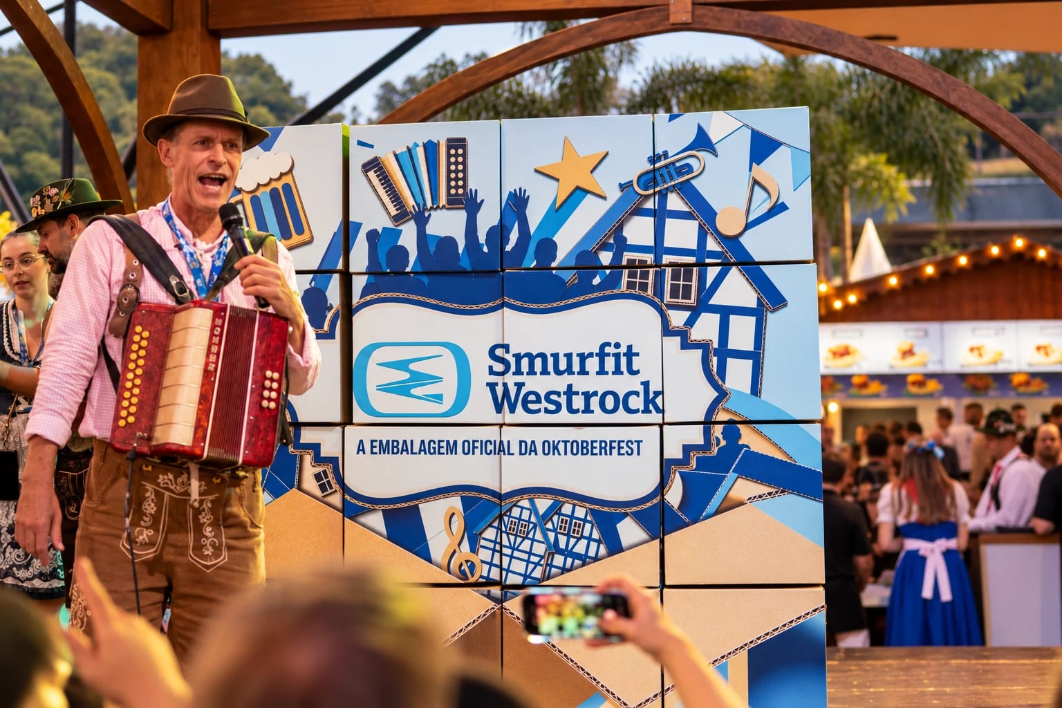 Case OKTOBERFEST BLUMENAU, SMURFIT WESTROCK. — foto 18